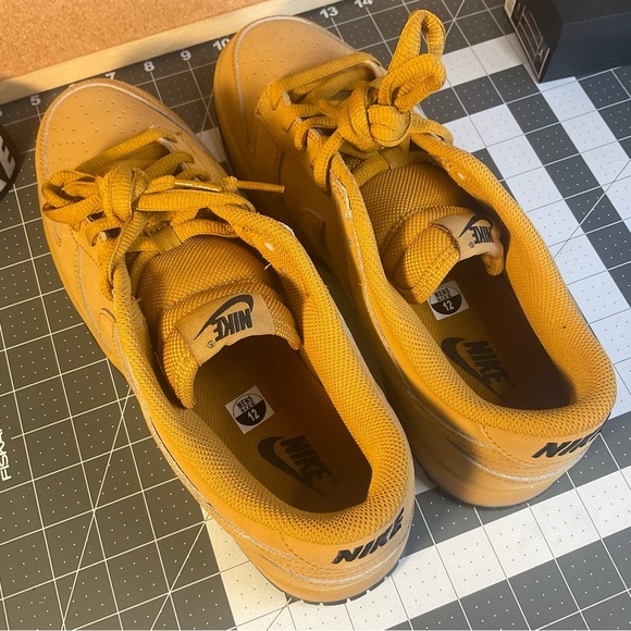 Nike dunk retro
*wheat gum
brand new
NWOT - Picture 3 of 11